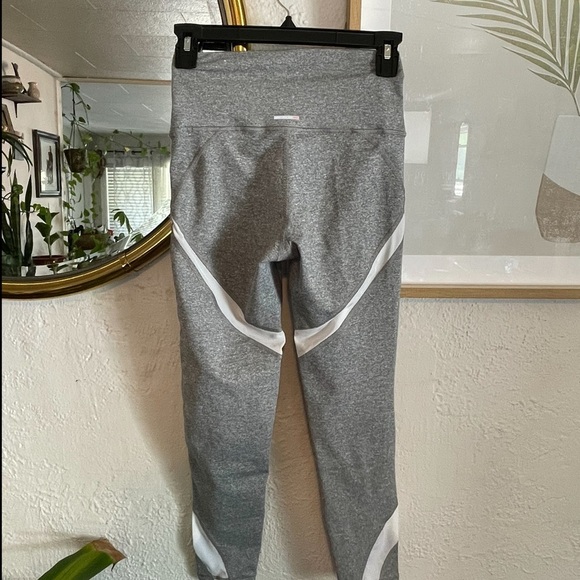 Aerie Gray Leggings - Picture 4 of 5